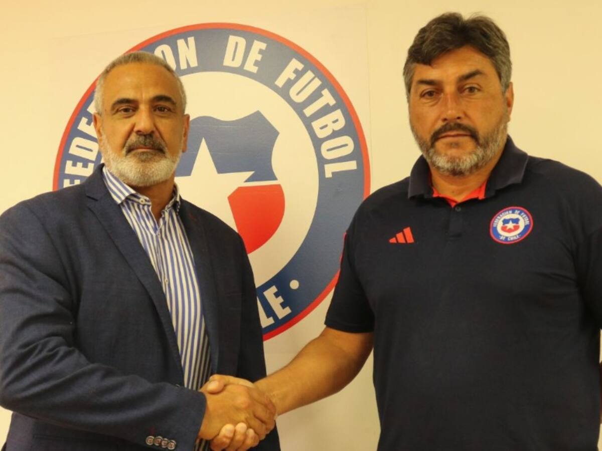 José Letelier se despide de la banca de La Roja Femenina: «Me voy contento y satisfecho con lo que he hecho»