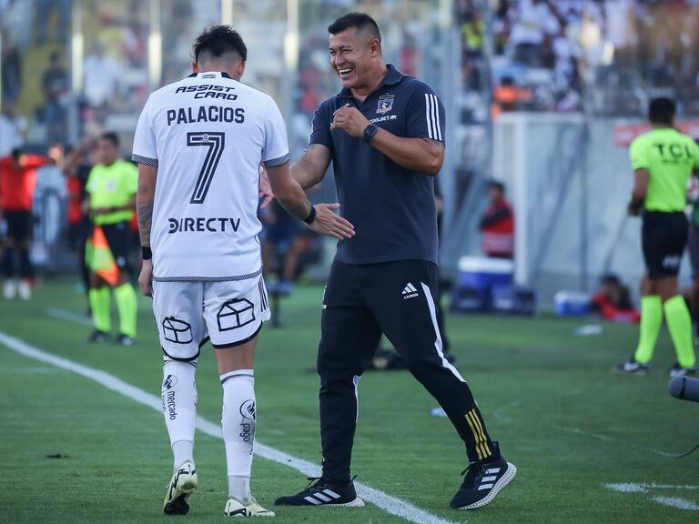 Jorge Almirón sale en defensa de Carlos Palacios tras marginarse de La Roja | Agencia Uno