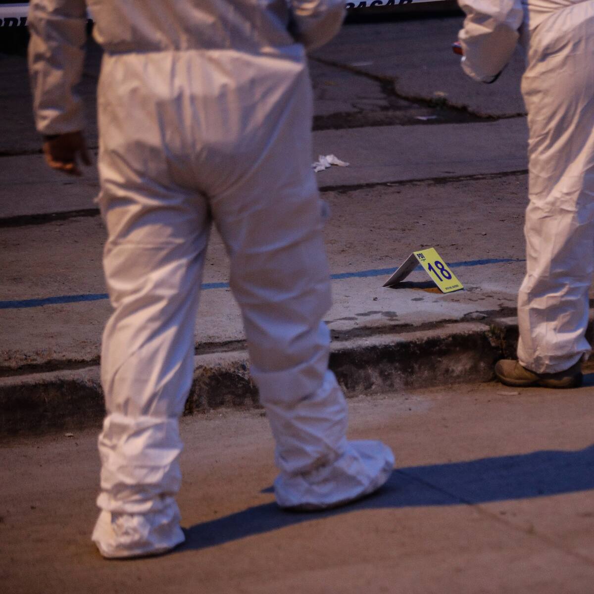 Habría compartido con amigos previamente: hallan a hombre con disparos en la cabeza a pasos de un paradero de Lo Prado