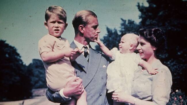Felipe de Edimburgo con la Reina Isabel en 1951 – Getty Images