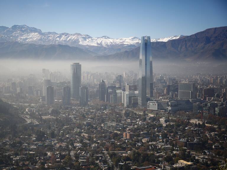 Declaran Alerta Ambiental en la RM para este martes 12 de agosto: revisa la restricción vehicular