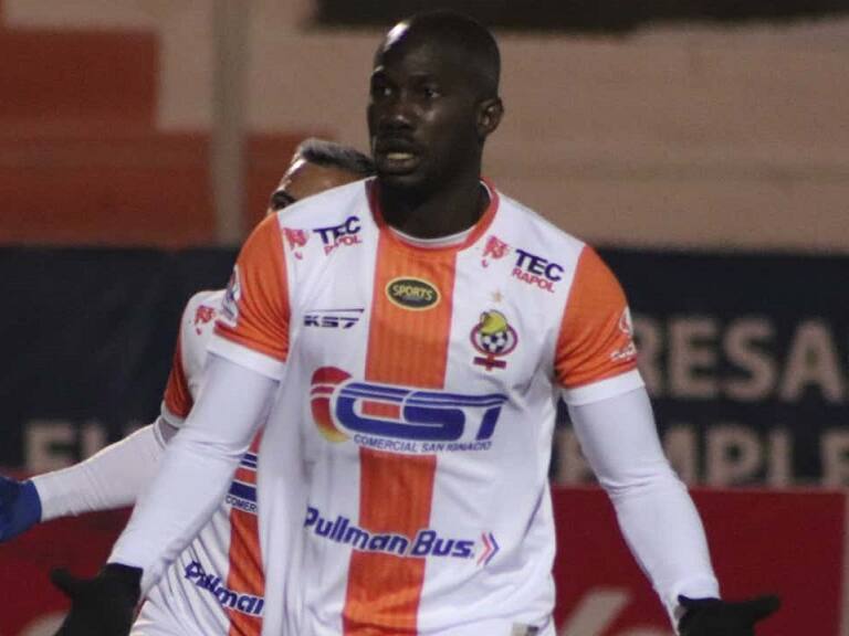 Cobresal se mete entre los punteros del Campeonato Nacional tras sólido triunfo ante Unión La Calera en el norte