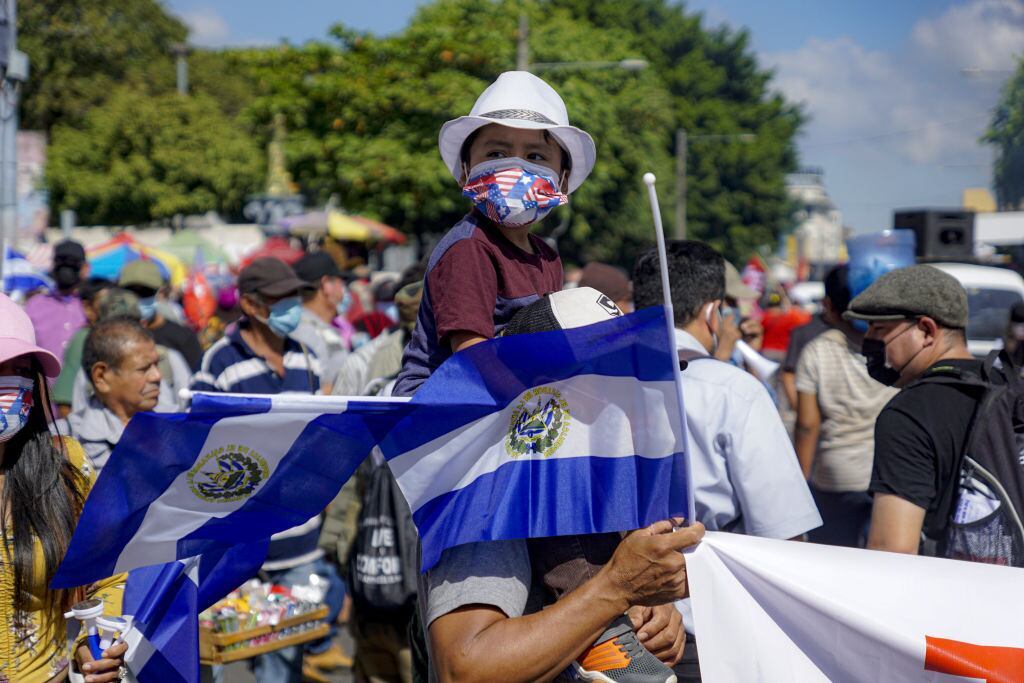 Organizaciones sociales y familias se convocaron en la capital de El Salvador