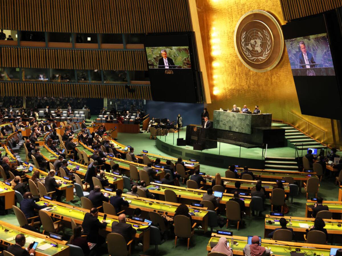 Asamblea General de la ONU aprueba resolución que exige a Rusia retirar sus tropas de Ucrania