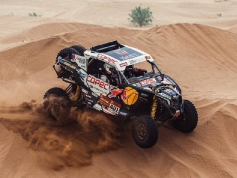 «Chaleco» López asistió por 45 minutos a piloto francés que quedó en coma inducido tras grave accidente en el Rally Dakar