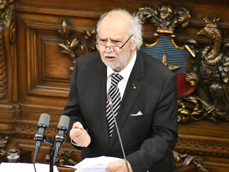 «Al momento de jurar, pensemos en Chile»: el sentido discurso de Miguel Littin en el Consejo Constitucional