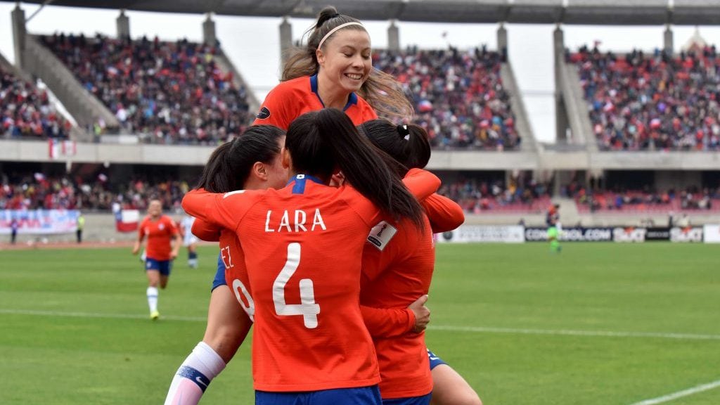 22 DE ABRIL DE 2018/LA SERENACamila Saez anota el 1-0, durante el partido entre Chile vs Argentina, disputado en el Estadio La Portada de La Serena, valido por la ultima fecha del cuadrangular final de la Copa America Femenina 2018.
FOTO: ALEJANDRO PIZARRO/AGENCIAUNO