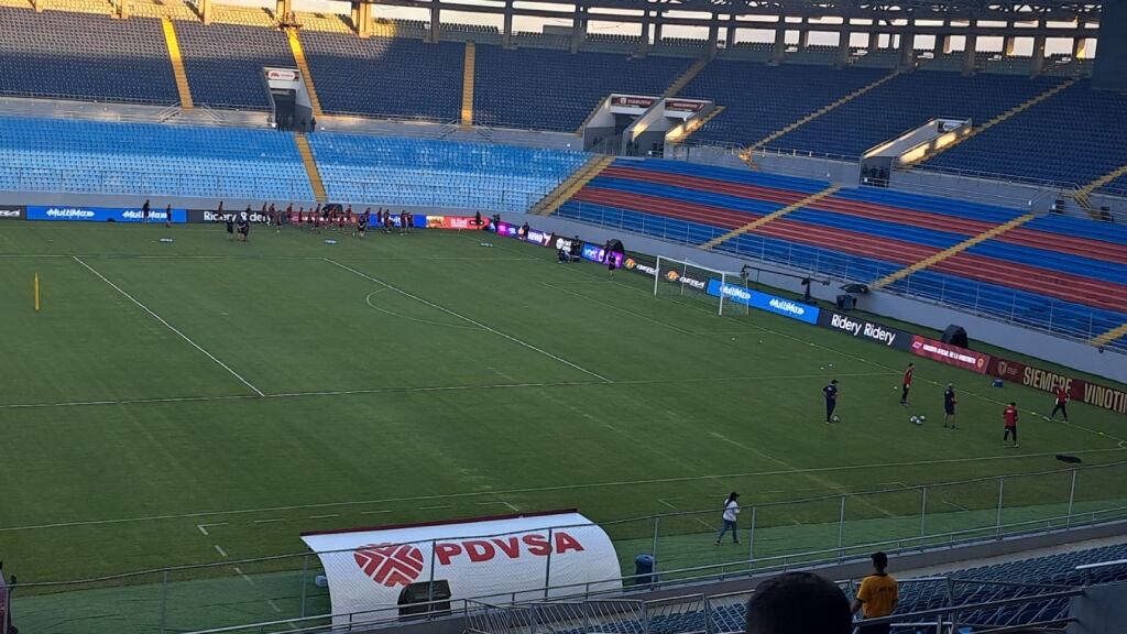 La Roja reconoce la cancha en que visitará a Venezuela por las eliminatorias al Mundial 2026