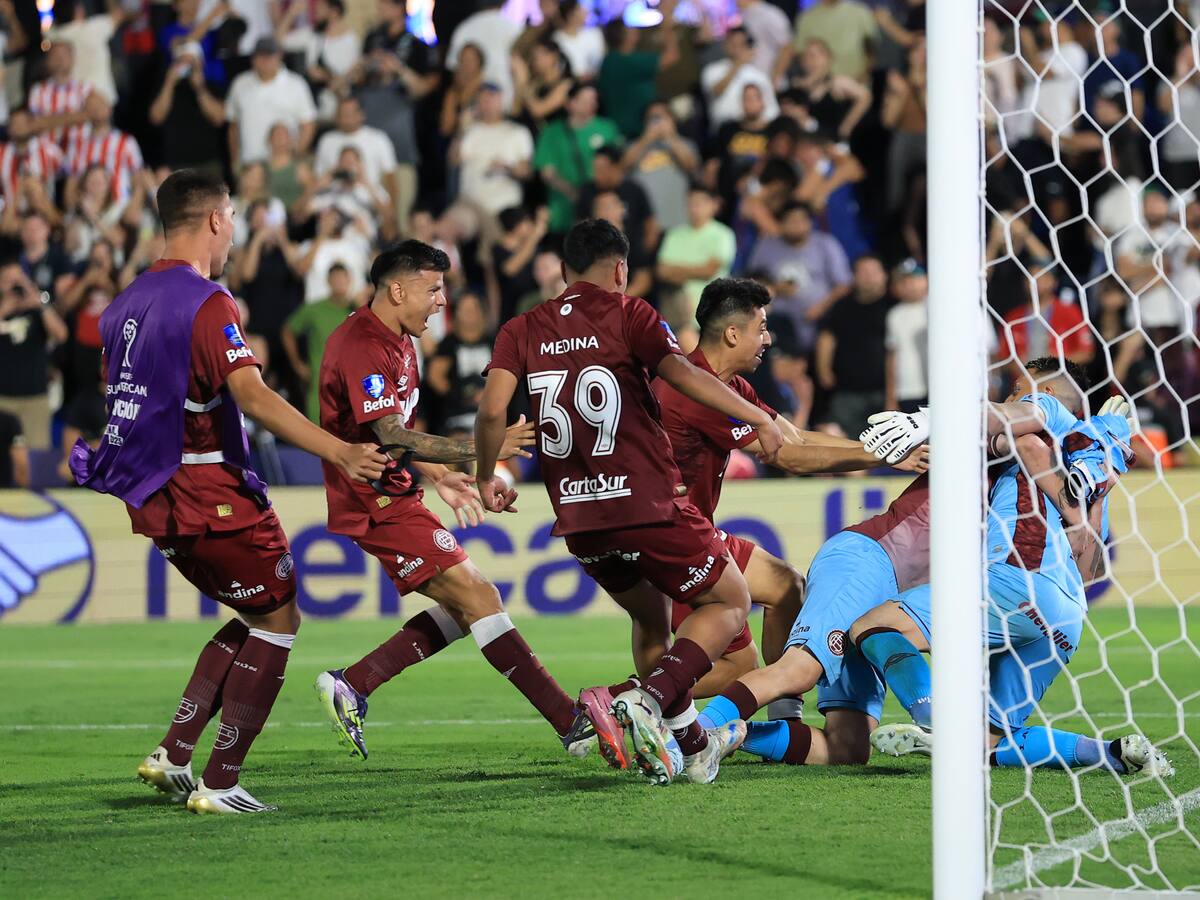 Atlético Mineiro dilapida su dominio y Lanús se consagra por segunda vez como campeón de la Copa Sudamericana