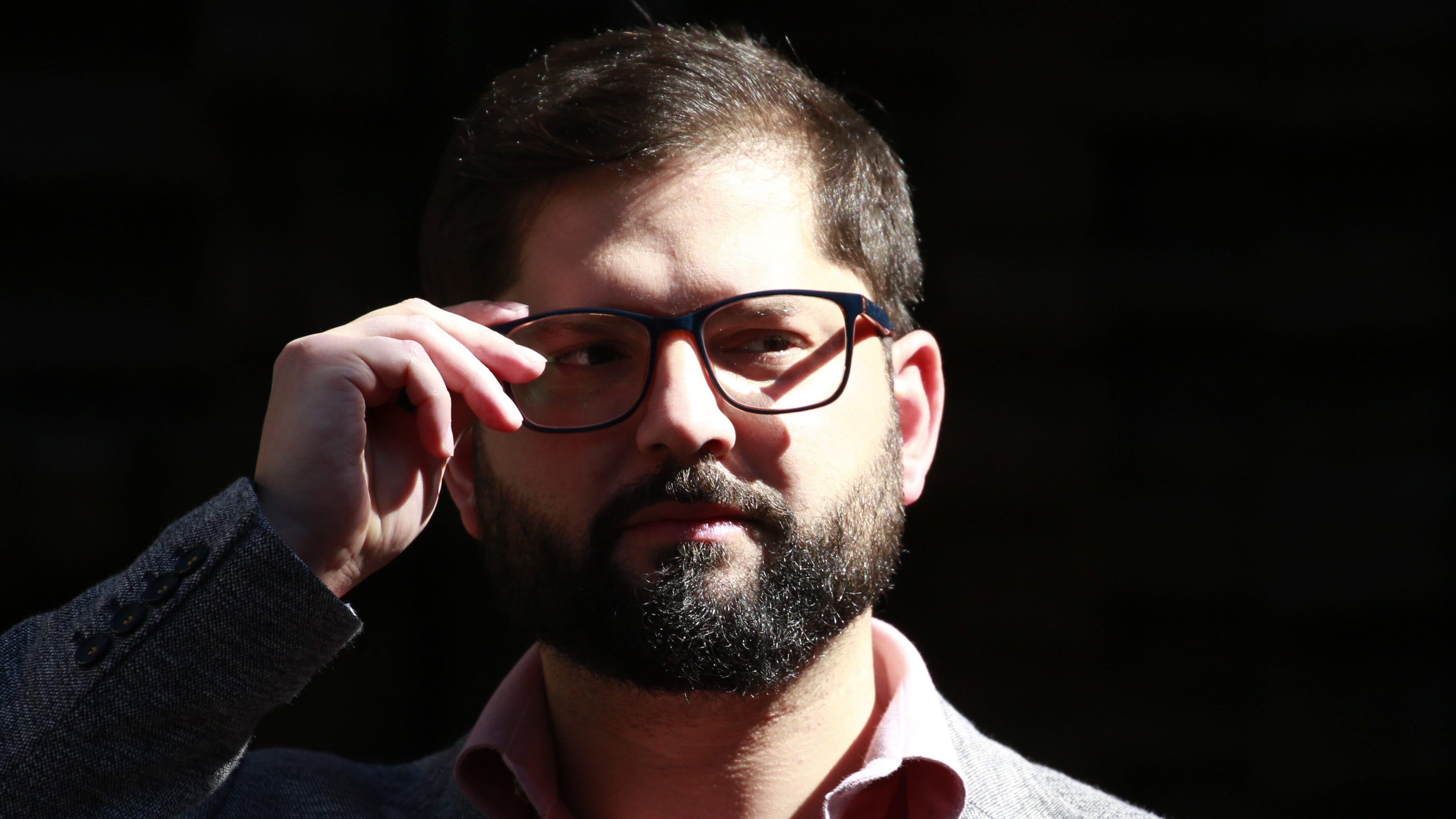 Boric tras críticas por traspiés numéricos: "Tengo las manos limpias"