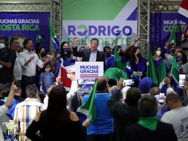 Exministro de hacienda de Costa Rica Rodrigo Chaves en el cierre de campaña