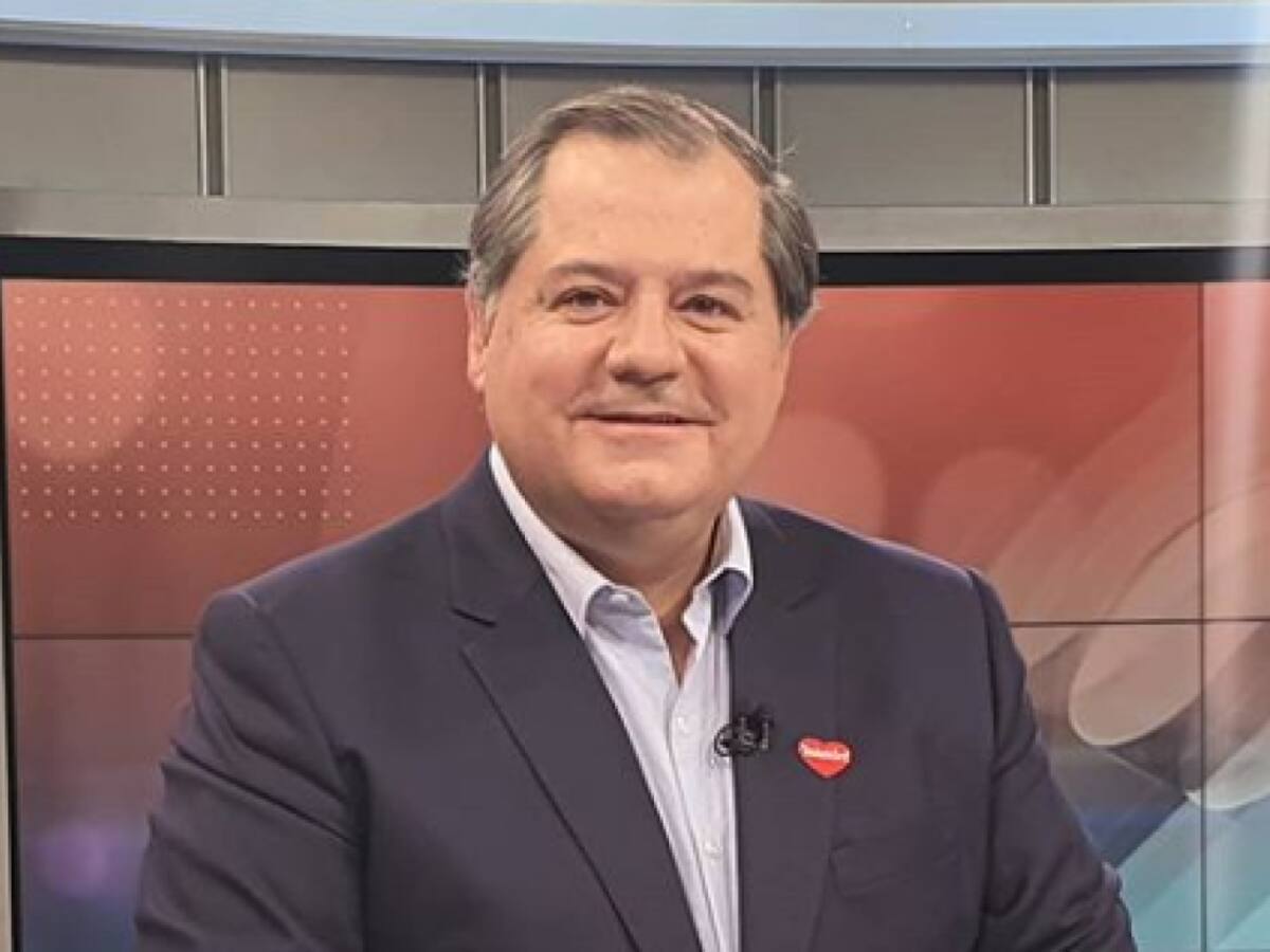 Mauricio Bustamante estrenó nuevo look y aseguró que «en casa insisten en que no es lo mío»