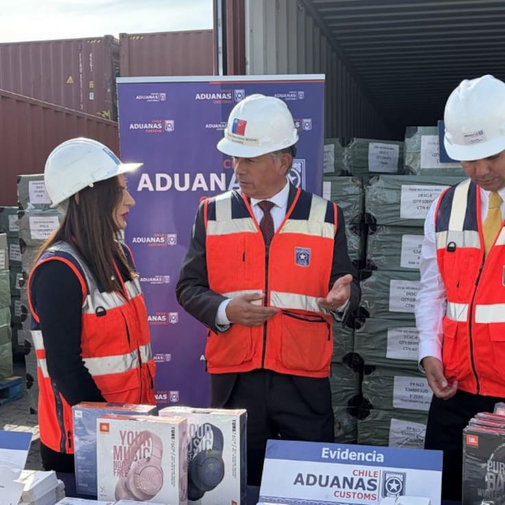 Avaluado en US$ 2 millones: hallan contenedor con más de 300 mil productos tecnológicos de contrabando en San Antonio