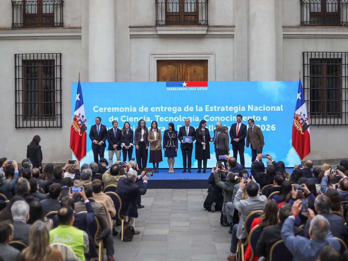 Katherine Villarroel detalla los pilares de la nueva Estrategia de CTCI entregada al Presidente José Antonio Kast
