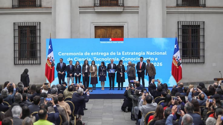 Katherine Villarroel detalla los pilares de la nueva Estrategia de CTCI entregada al Presidente José Antonio Kast