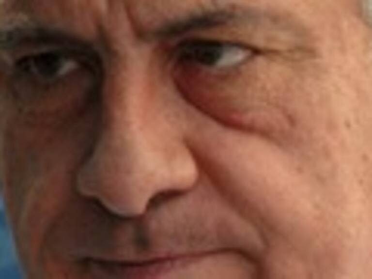 Ministro Mañalich amenazó con denunciar ante la justicia a manifestantes de la ex Posta Central