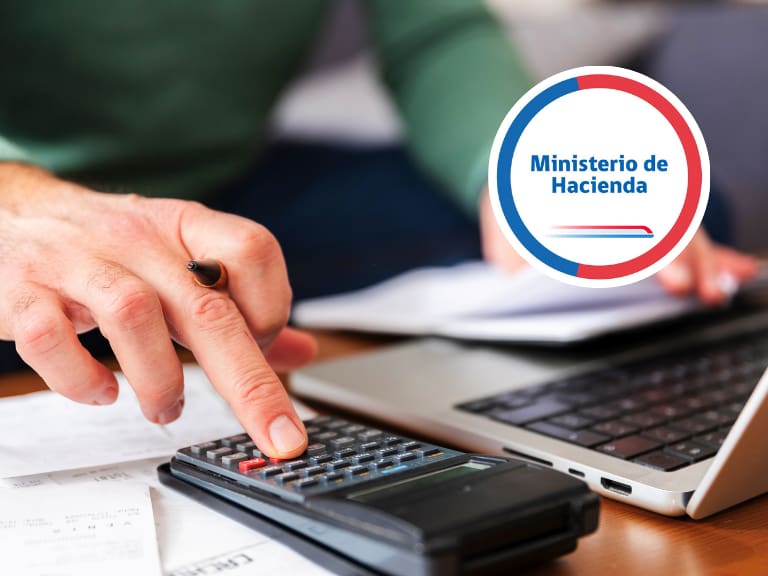 Con sueldos de hasta $6 millones: Ministerio de Hacienda busca trabajadores en Santiago (y así puedes postular)