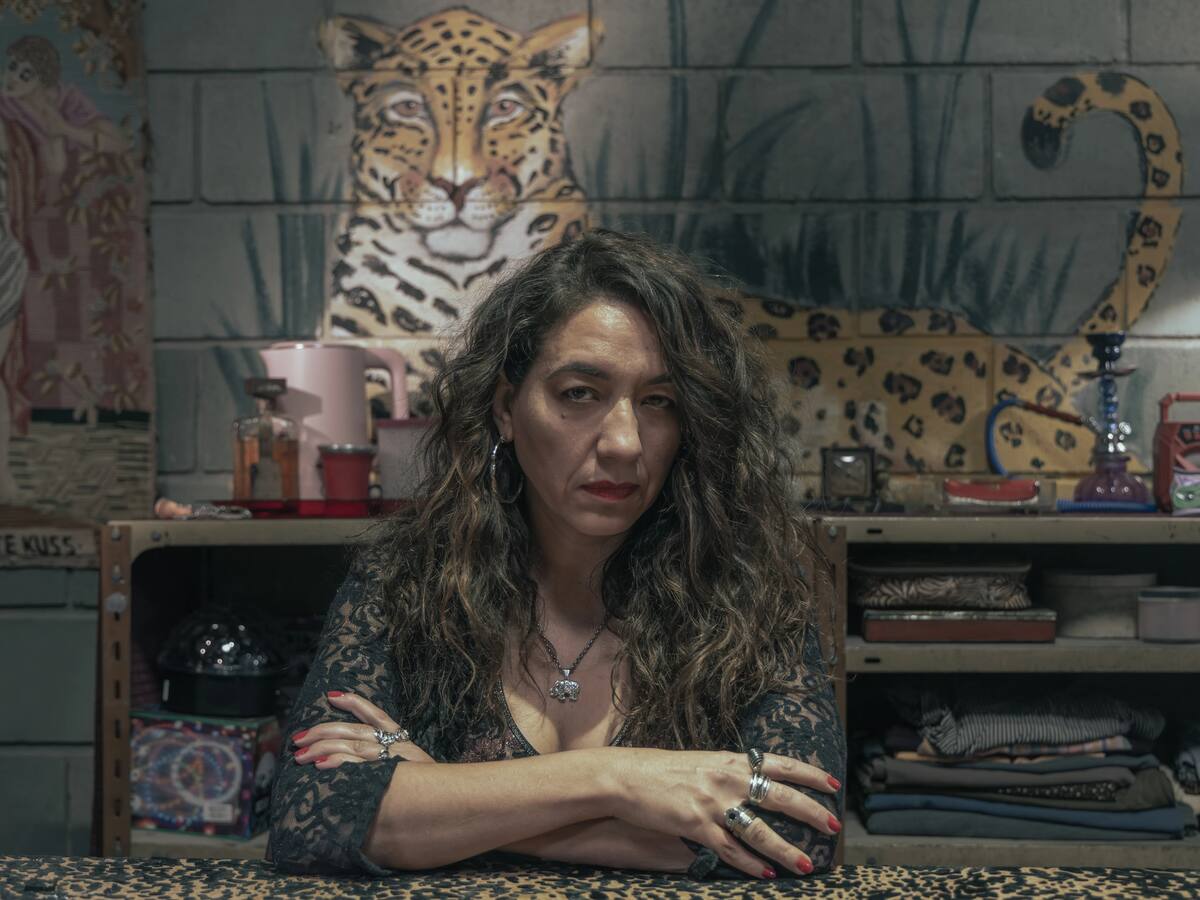 “Merlina” enfrenta una competencia directa: esta es la serie latina que está arrasando en Netflix