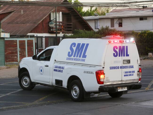 Madre denuncia que Carabineros informó erróneamente que su hijo estaba en el SML: joven sigue desaparecido