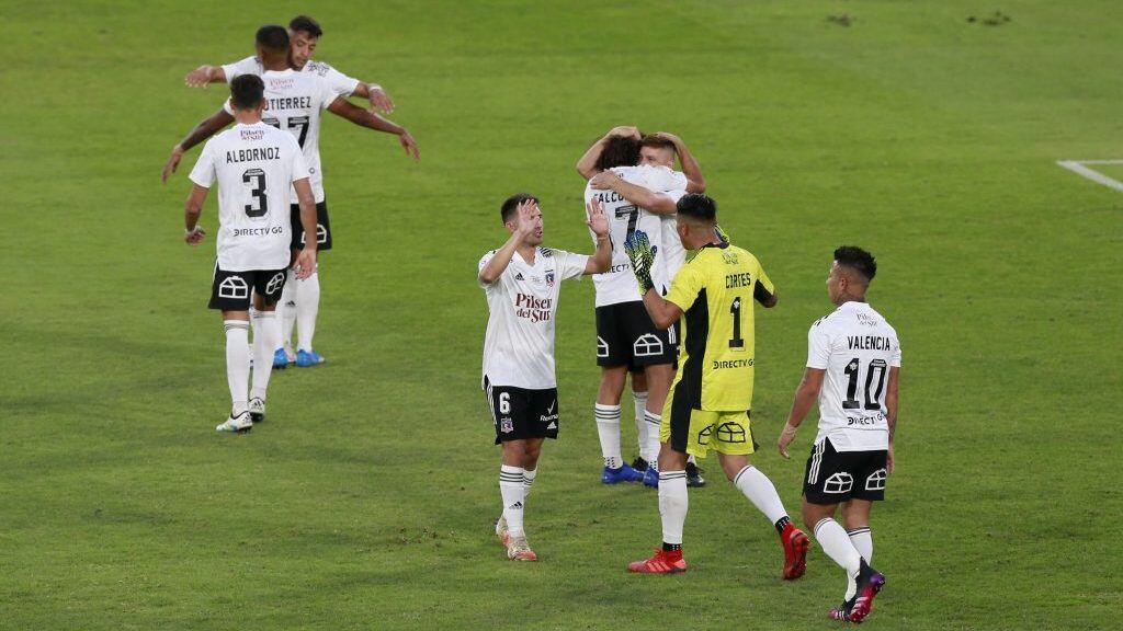 25 de Abril del 2021/SANTIAGOJugadores de Colo Colo celebran el triunfo de su equipo, durante el partido valido por la quinta fecha del Campeonato Nacional AFP PlanVital 2021, entre Colo Colo vs Universidad de Chile, disputado en el Estadio Monumental.
FOTO:JAVIER VALDES LARRONDO/AGENCIAUNO