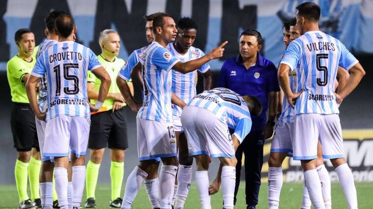 Evópoli pide disculpas a Magallanes por usar su escudo en campaña: "No pretendimos asociarlos a una tendencia política"