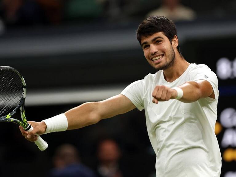 Así fue el espectacular punto con que Carlos Alcaraz cerró el partido ante Daniil Medvedev en Wimbledon