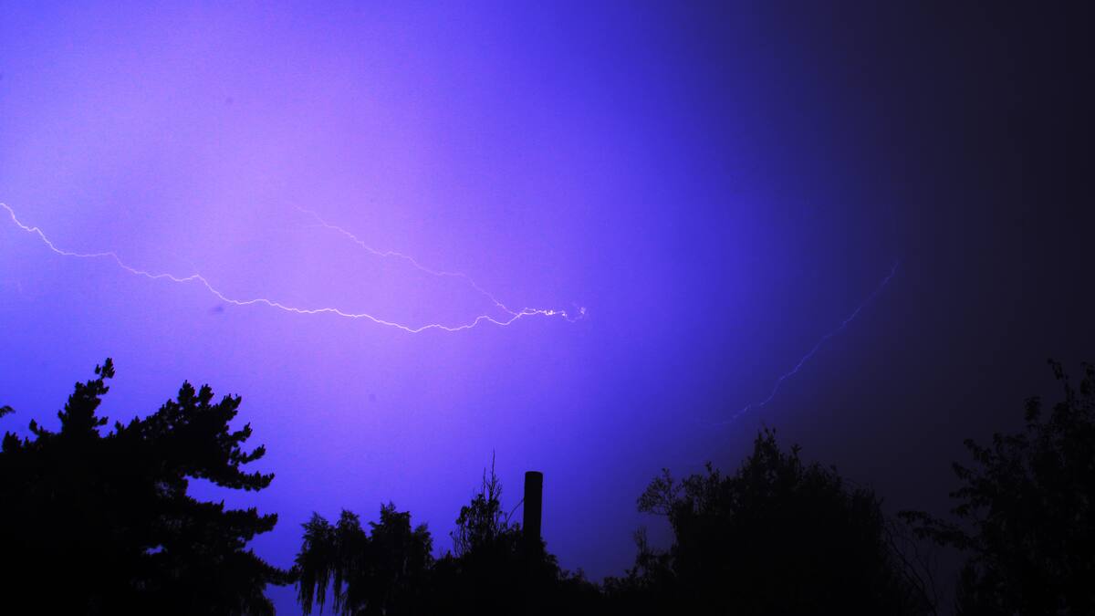 Meteorología emite aviso por tormentas eléctricas en tres regiones de Chile: revisa cuándo llegan