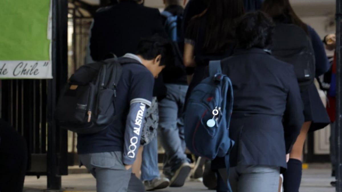 identificaron a 10 estudiantes que hicieron llamado a tiroteos en colegios en Iquique