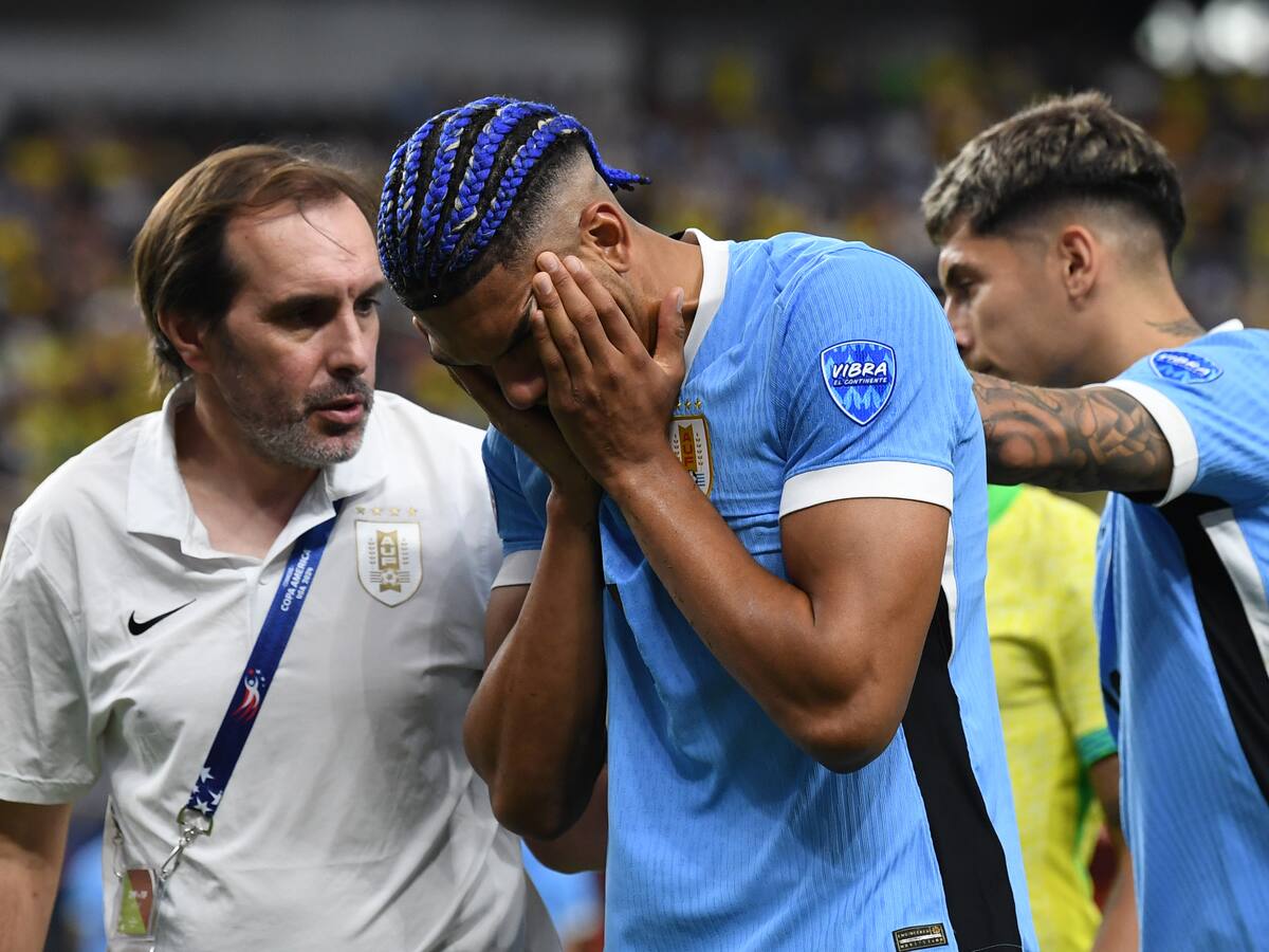 Lo sufre Bielsa: la dura lesión de Ronald Araujo en el duelo entre Uruguay y Brasil en Copa América