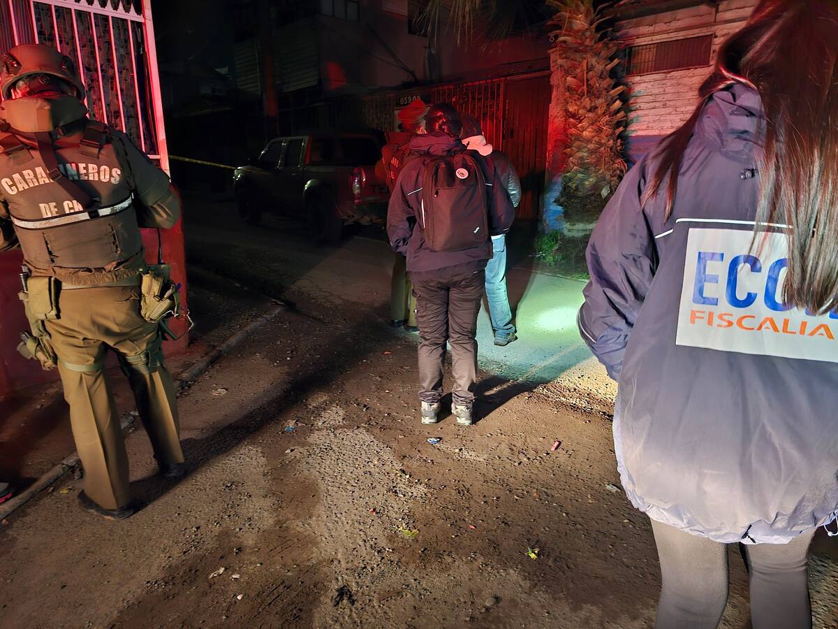 Hombre muere baleado en una plaza de Puente Alto: recibió un disparo en la cabeza