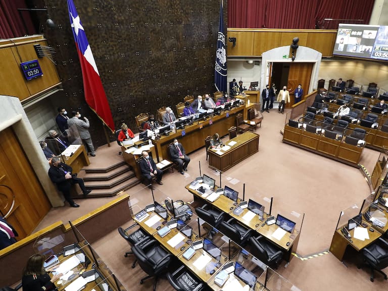 Mínimos comunes: senadores de oposición aceptaron tramitar proyectos del gobierno