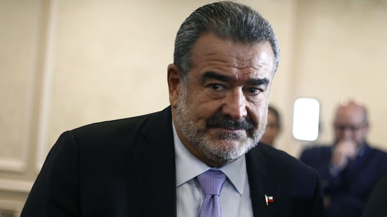 27 de Abril del 2018/SANTIAGOEl empresario Andrónico Luksic Craig, da declaraciones a la prensa al termino de la reunión de accionistas de Quiñenco en un hotel capitalino.
FOTO: RODRIGO SAENZ/AGENCIAUNO