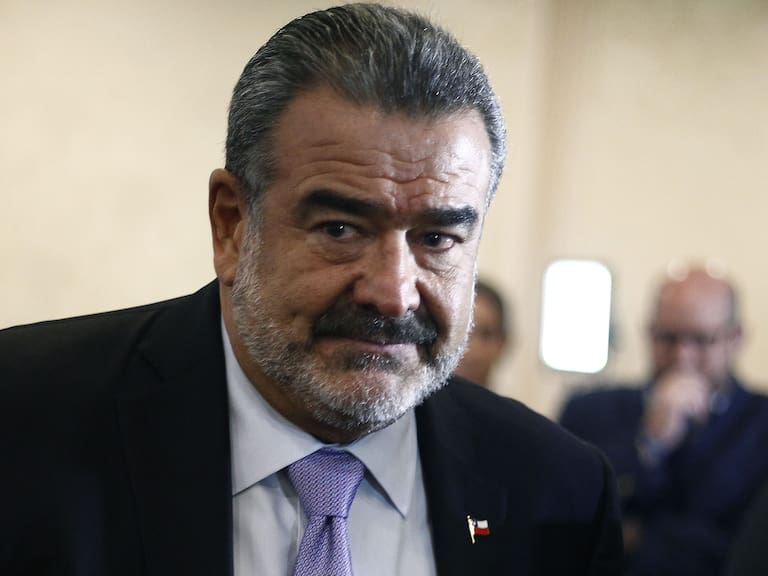 27 de Abril del 2018/SANTIAGOEl empresario Andrónico Luksic Craig, da declaraciones a la prensa al termino de la reunión de accionistas de Quiñenco en un hotel capitalino.
FOTO: RODRIGO SAENZ/AGENCIAUNO