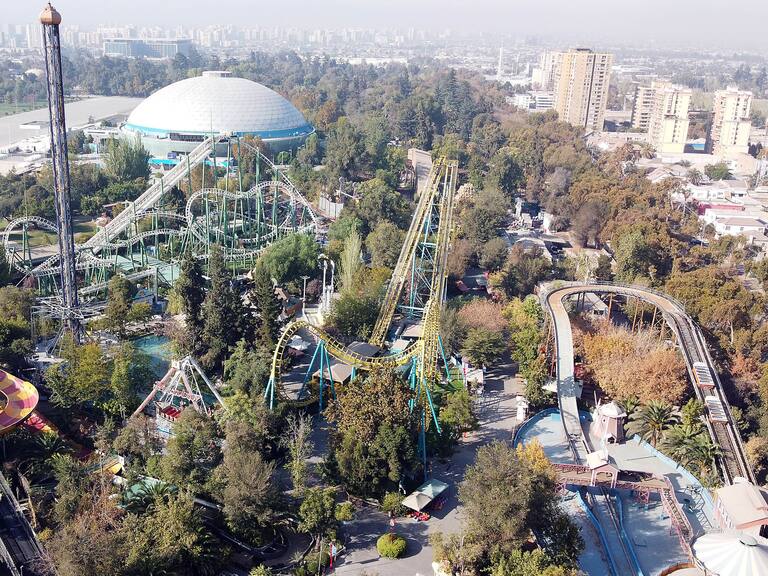 03 de Abril del 2020/SANTIAGOImágenes aéreas del parque de entretenciones Fantasilandia, ubicado en el Parque O'Higgins, el cual se encuentra cerrado desde el inicio de la cuarentena total en seis comunas de la Región Metropolitana
FOTO: FRANCISCO CASTILLO /AGENCIAUNO