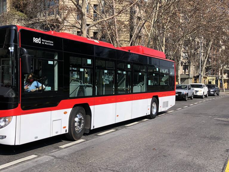 Buses del transporte público adelantarán cierre de operaciones este sábado por razones de seguridad