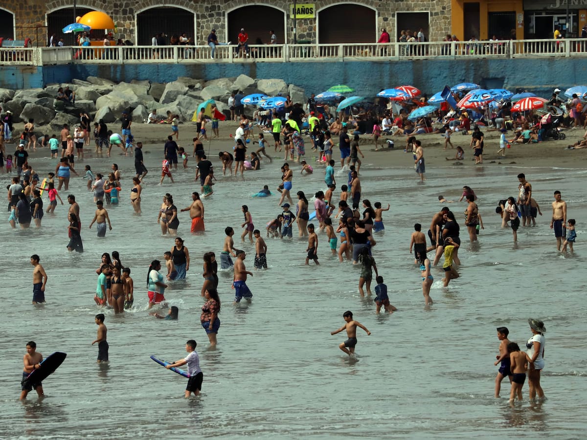 Verano en Chile 2026: esta es la lista de todas las playas del país que SÍ están aptas para el baño