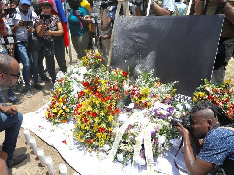 Ciudadanos rinden un homenaje al asesinado Jovenel Moise