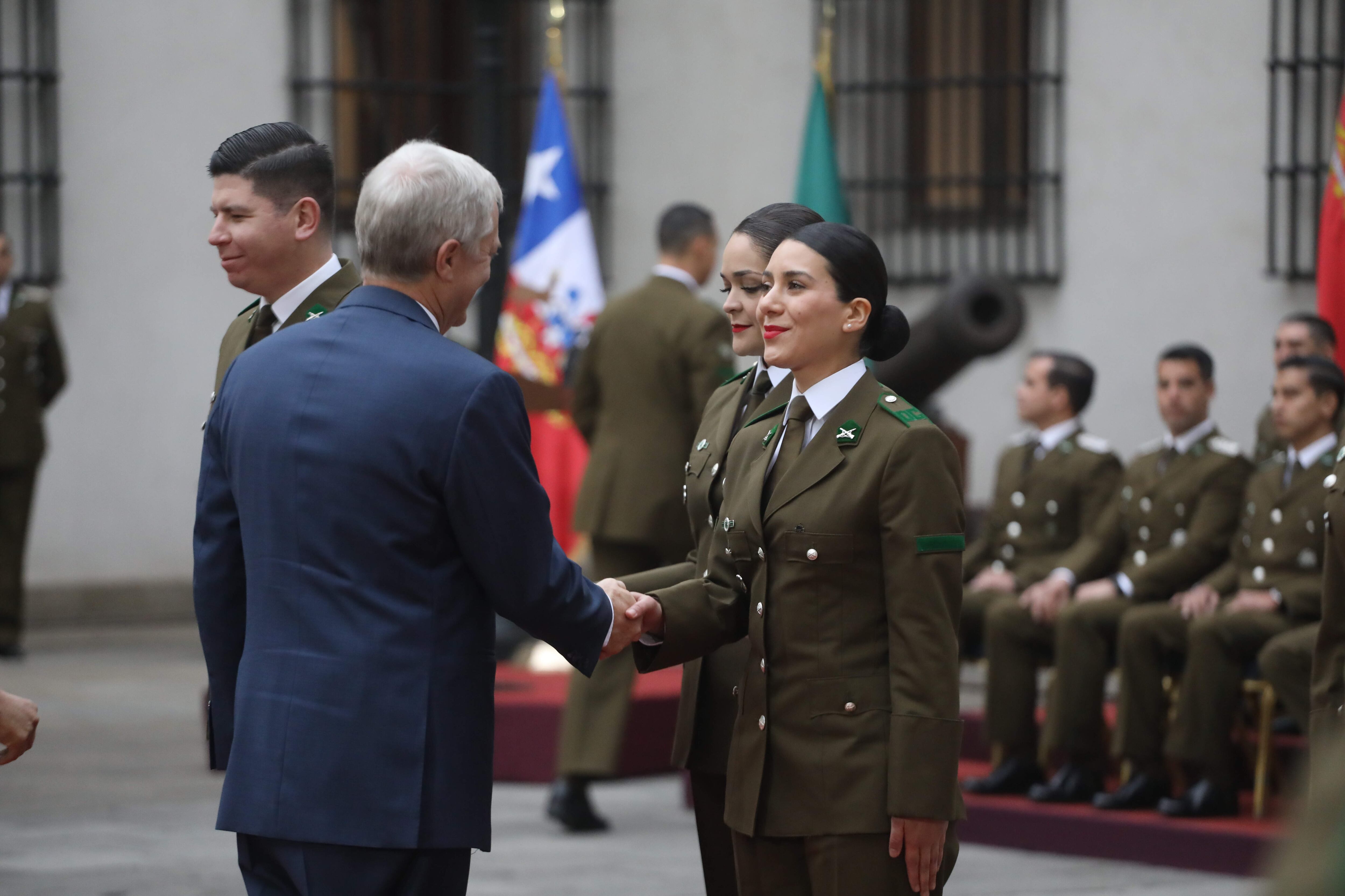 12 de junio de 2026 / SANTIAGO
El Presidente José Antonio Kast, acompañado del general director de Carabineros, Marcelo Araya, y el ministro del Interior, Claudio Alvarado, encabeza Ceremonia de Imposición de la Condecoración Servicio de la Presidencia de la República, año 2026.
FOTO: SEBASTIÁN BELTRÁN GAETE /AGENCIAUNO