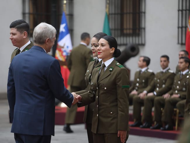 12 de junio de 2026 / SANTIAGO
El Presidente José Antonio Kast, acompañado del general director de Carabineros, Marcelo Araya, y el ministro del Interior, Claudio Alvarado, encabeza Ceremonia de Imposición de la Condecoración Servicio de la Presidencia de la República, año 2026.
FOTO: SEBASTIÁN BELTRÁN GAETE /AGENCIAUNO