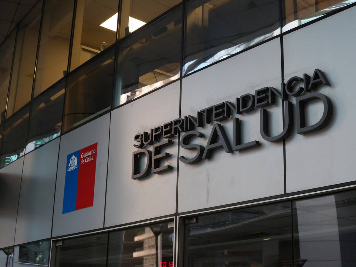 Superintendencia de Salud emitió circular que obliga a isapres a cursar licencias médicas por Covid-19