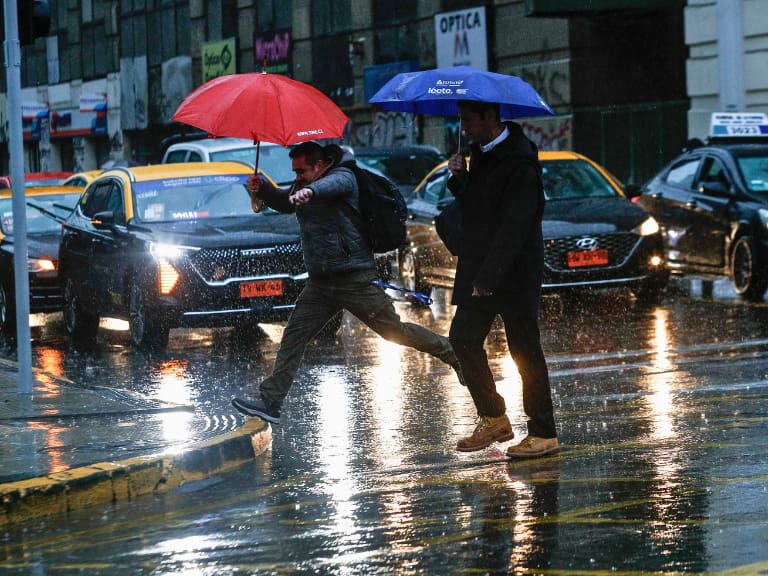 Lluvia en la región Metropolitana: este es el sector clave de Santiago que acumulará más agua por precipitaciones