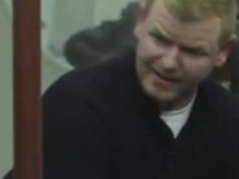 Experimento social: la reacción de londinenses ante mujer amamantando en público