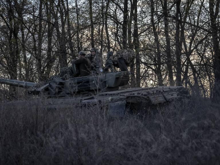 Tanque de Ucrania avanza en el frente de combate en el oblast de Zaporiyia