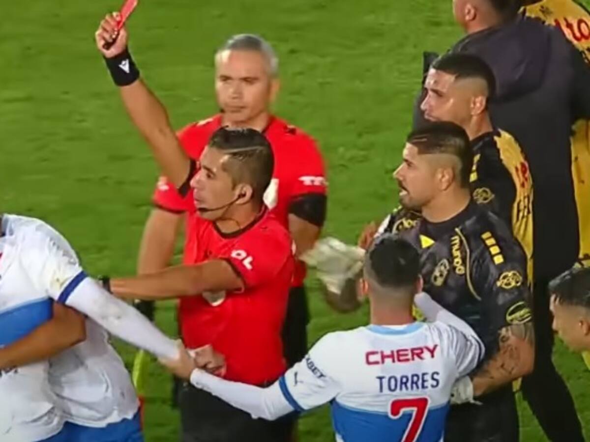 Informe arbitral revela los duros insultos que lanzó César Pinares para ser expulsado ante Coquimbo Unido