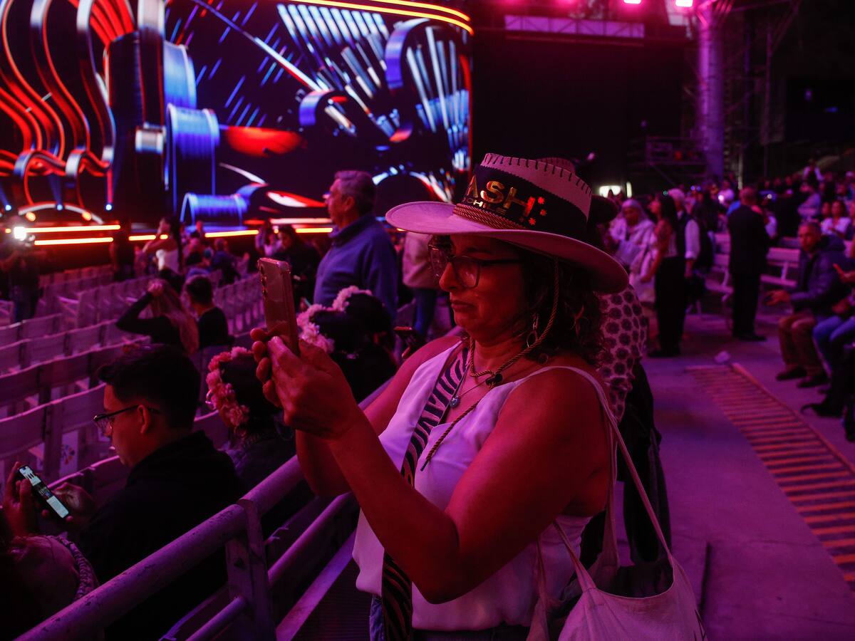 Parrilla del Festival de Viña 2025: qué artistas y humorista se presentan hoy martes 25 en la tercera noche