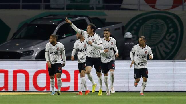 SAO PAULO, BRAZIL - SEPTEMBER 06: Pablo Felipe Teixeira celebrates after scoring the first goal of his team during a Copa CONMEBOL Libertadores 2022 second-leg semifinal match between Palmeiras and Athletico Paranaense at Allianz Parque on September 06, 2022 in Sao Paulo, Brazil. (Photo by Ricardo Moreira/Getty Images)