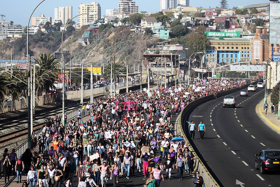 La marcha feminista entre Viña y Valparaíso