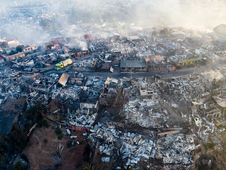 “Es como si hubiese caído un avión en medio de la ciudad”: Presidente del Colegio Médico de Valparaíso por mega incendio en Viña del Mar