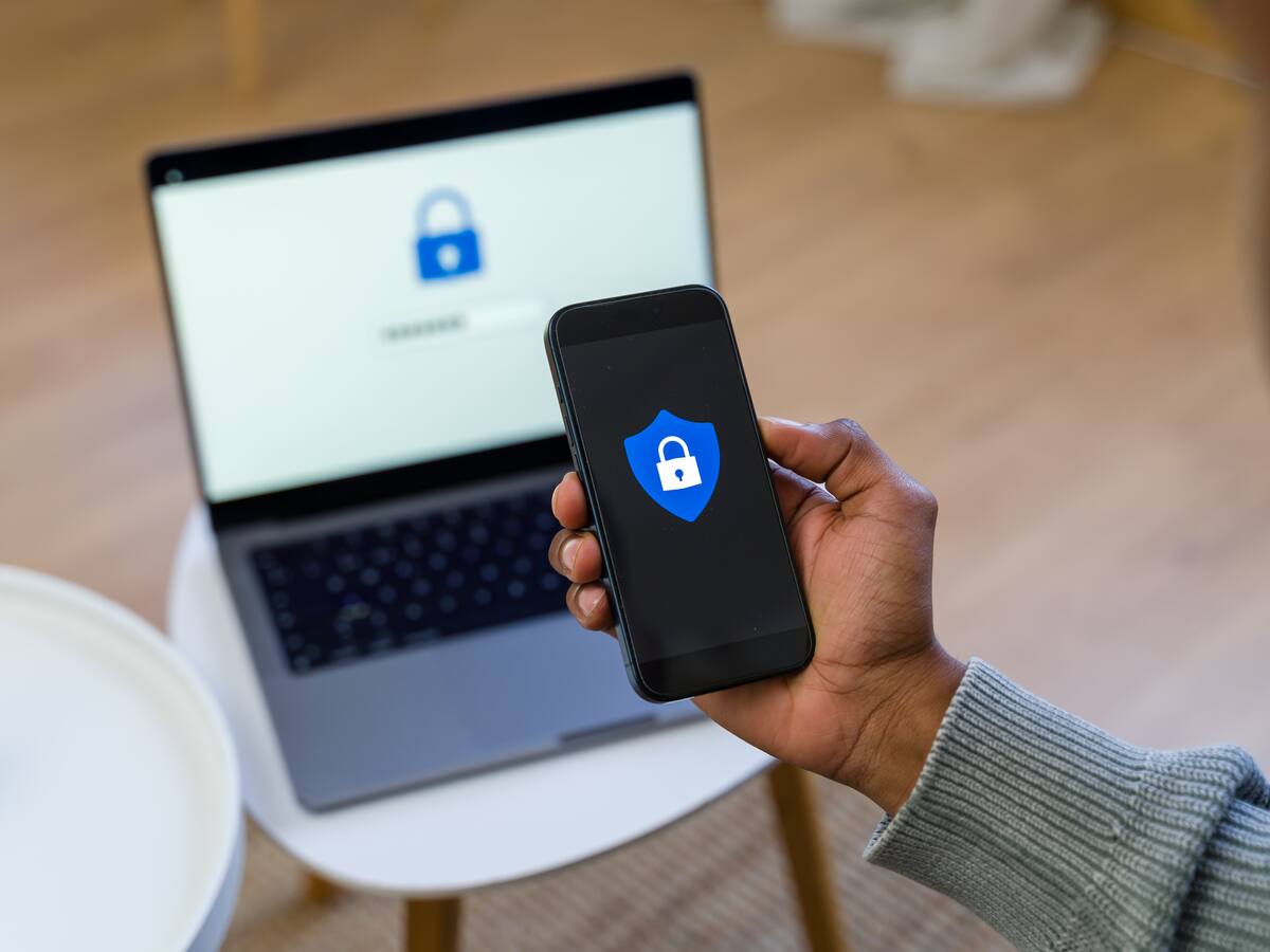 Estafa que usa celular como garantía de préstamo se expande por América Latina
