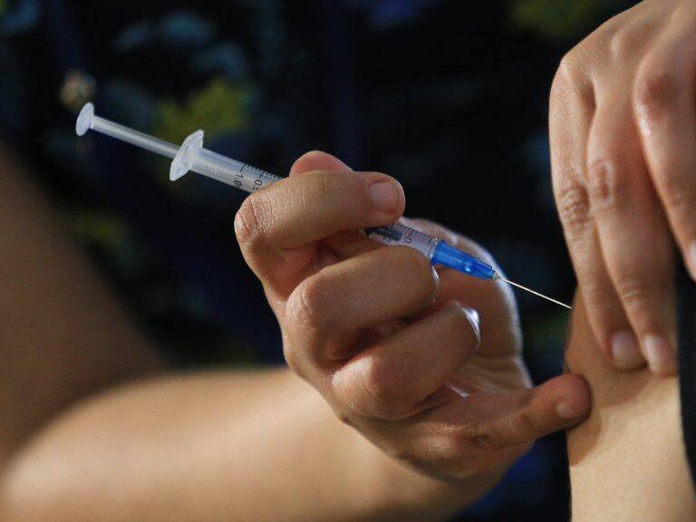 Infectólogo y vacunación en niños: «En los grupos susceptibles hay que poner el foco para poder controlar la pandemia»